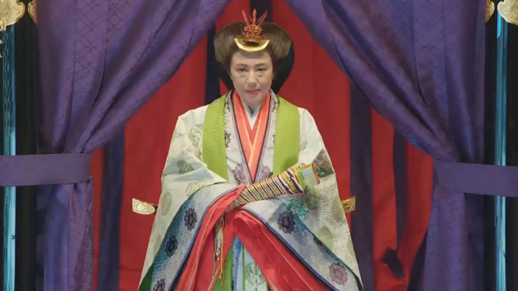 Seda, laca y atuendos ancestrales de la entronización del emperador de Japón